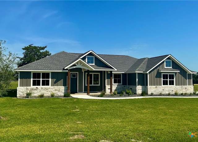 Property at 84 Cloverleaf Trl, Victoria, TX 77905, 4 beds, 2.5 baths