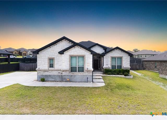 Property at 8505 Grand Oaks Ln, Killeen, TX 76542, 4 beds, 3.5 baths