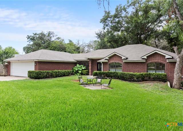 Property at 3020 Summit Dr, Belton, TX 76513, 4 beds, 3 baths