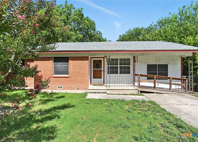 Property at 608 S 1st St, Copperas Cove, TX 76522, 3 beds, 1.5 baths