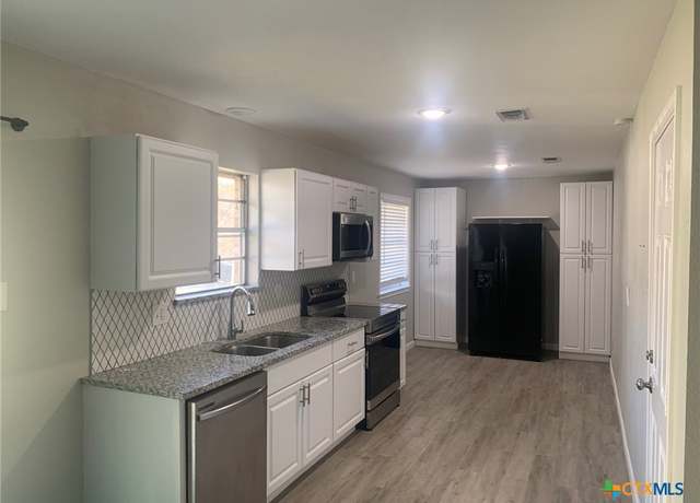 Property at 1305 Little St, Copperas Cove, TX 76522, 4 beds, 2 baths