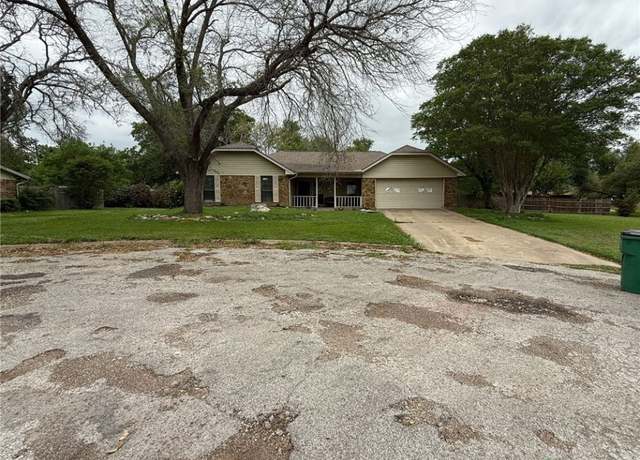 Property at 104 Milam Cir, Cameron, TX 76520, 3 beds, 2 baths