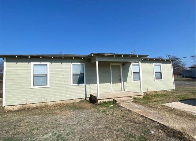 Property at 704 W Avenue B, Copperas Cove, TX 76522, 3 beds, 2 baths
