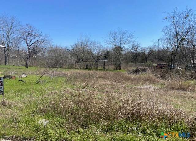Property at 112 Ivy Ave, Luling, TX 78648