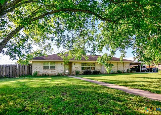 Property at 904 Iola St, Victoria, TX 77904, 3 beds, 2.5 baths