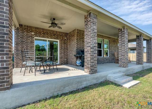 Property at 324 Linden St, Bastrop, TX 78602, 4 beds, 2.5 baths