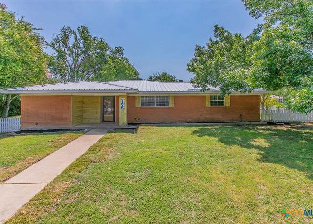 Property at 2225 S 51st St, Temple, TX 76504, 3 beds, 2 baths