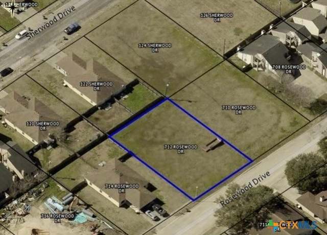 Property at 712 Rosewood Dr, Victoria, TX 77901
