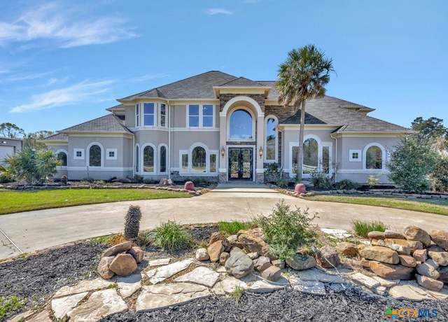 Property at 8206 East State Hwy 103, Lufkin, TX 75901, 5 beds, 3.5 baths