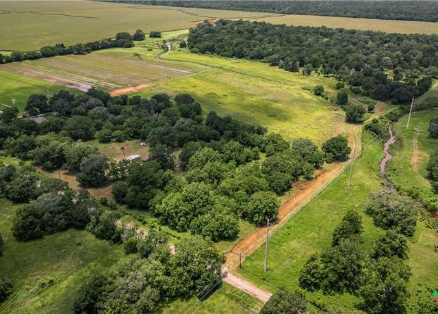 Property at 1238 County Road 124, Wharton, TX 77488, 3 beds, 1.5 baths