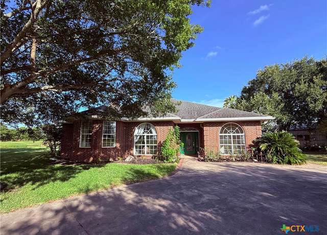 Property at 868 Shannon Ln, Port Lavaca, TX 77979, 4 beds, 3 baths