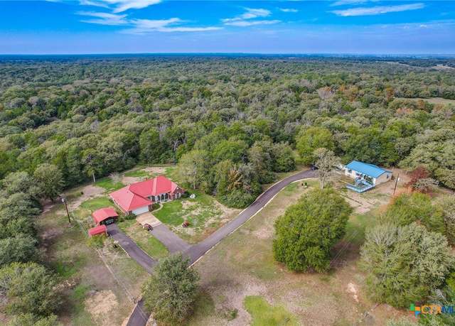 Property at 1495 Makinson Rd, La Grange, TX 78963, 6 beds, 4 baths