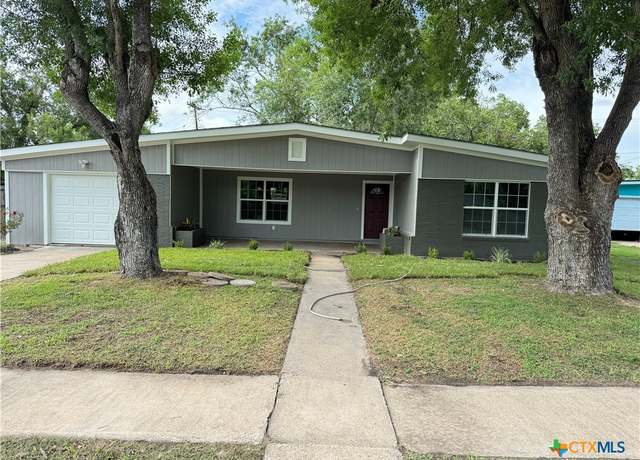 Property at 3004 Mayfair Dr, Victoria, TX 77901, 3 beds, 2 baths