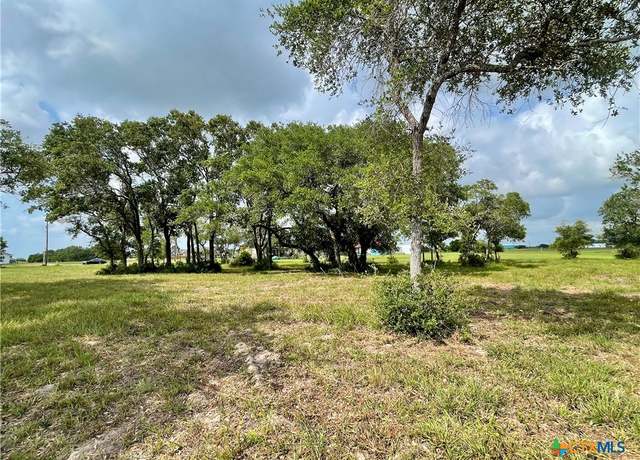 Property at 67 W Dewberry Ln, Seadrift, TX 77983