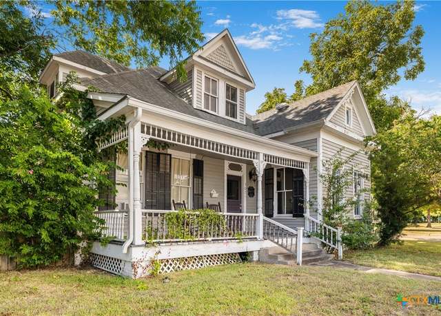 Property at 507 N William St, Victoria, TX 77901, 3 beds, 2.5 baths