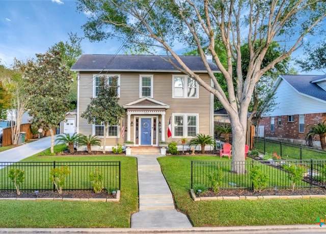 Property at 406 S Liberty St, Victoria, TX 77901, 5 beds, 2.5 baths