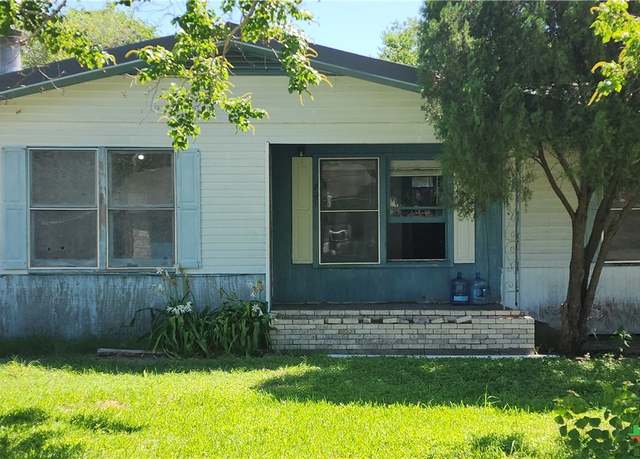 Property at 209 Diebel Dr, Victoria, TX 77905, 3 beds, 1.5 baths