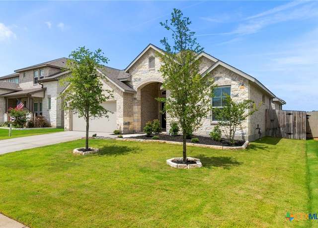 Property at 916 Salzach Dr, New Braunfels, TX 78130, 4 beds, 2.5 baths