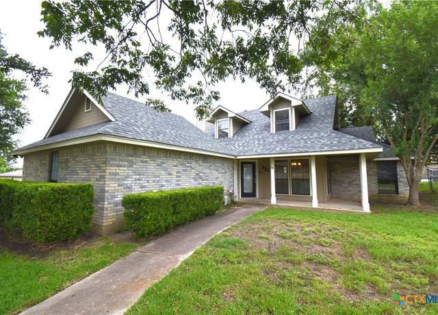 Property at 421 E Upshaw Ave, Temple, TX 76501, 3 beds, 2.5 baths