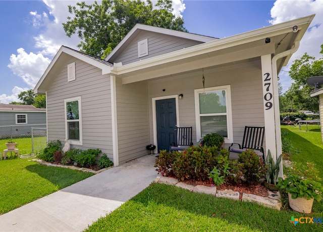 Property at 2709 Odem St, Victoria, TX 77901, 3 beds, 2 baths