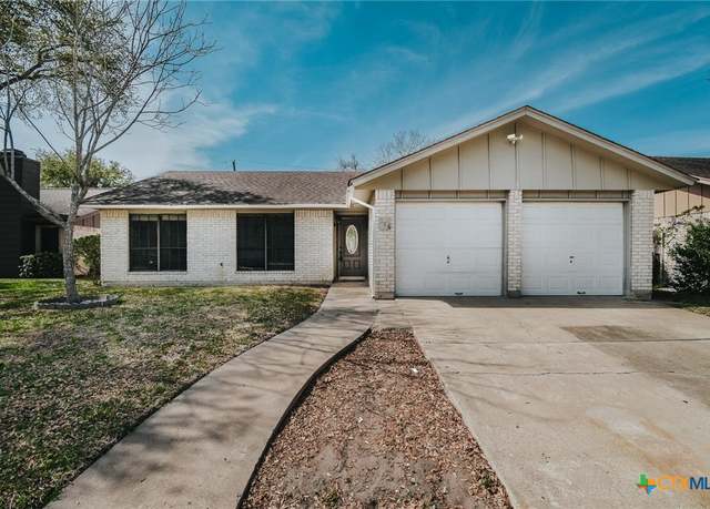 Property at 216 Londonderry Dr, Victoria, TX 77901, 4 beds, 2 baths