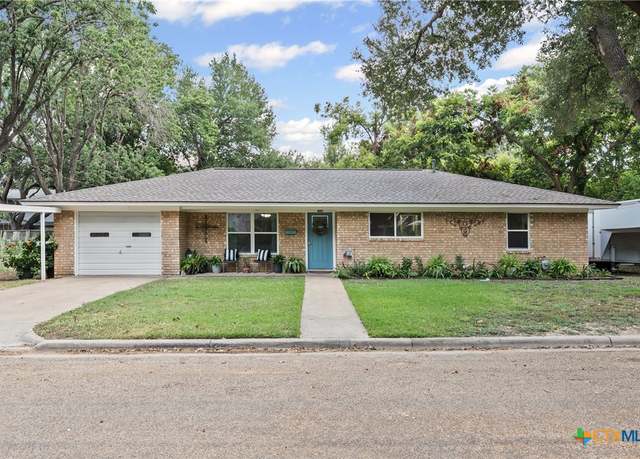 Property at 1603 N Davis Ave, Cameron, TX 76520, 3 beds, 1 bath