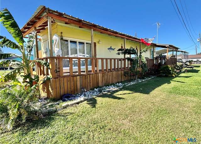Property at 804 W Madison Ave, Port O'connor, TX 77982, 1 bed, 1 bath