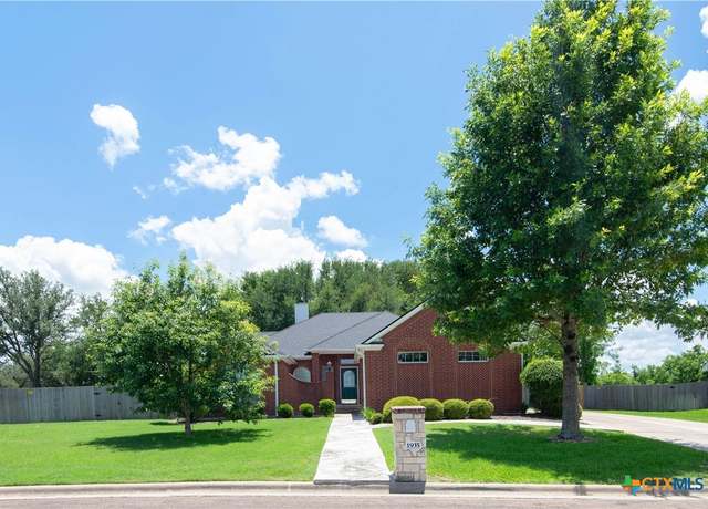 Property at 1935 Grandview Dr, Salado, TX 76571, 4 beds, 3 baths