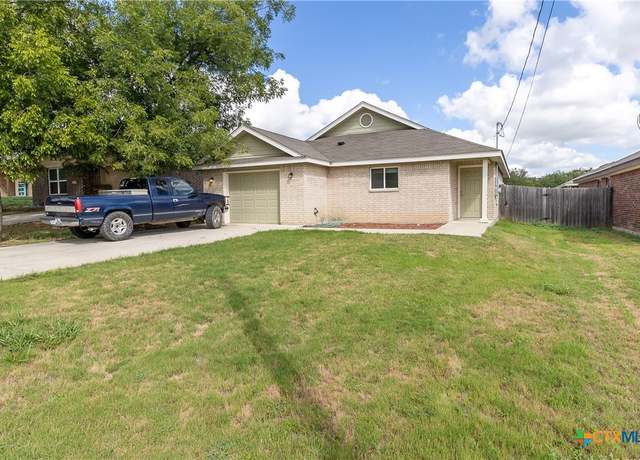 Property at 1109 E Avenue F, Lampasas, TX 76550, 3 beds, 2 baths