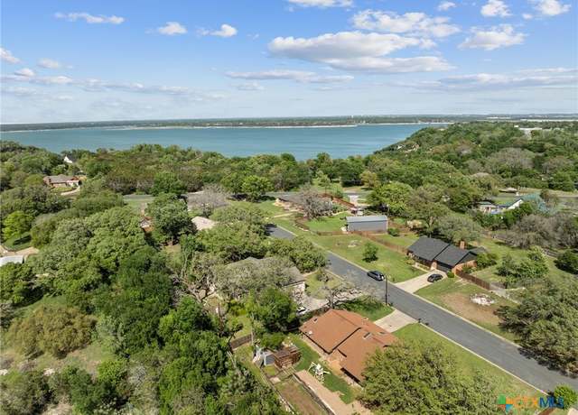 Property at 5955 Gavin Ridge Rd, Belton, TX 76513, 4 beds, 2 baths