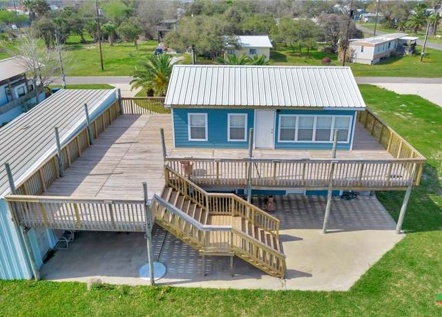 Property at 705 W Jefferson Ave, Port O'connor, TX 77982, 3 beds, 2 baths