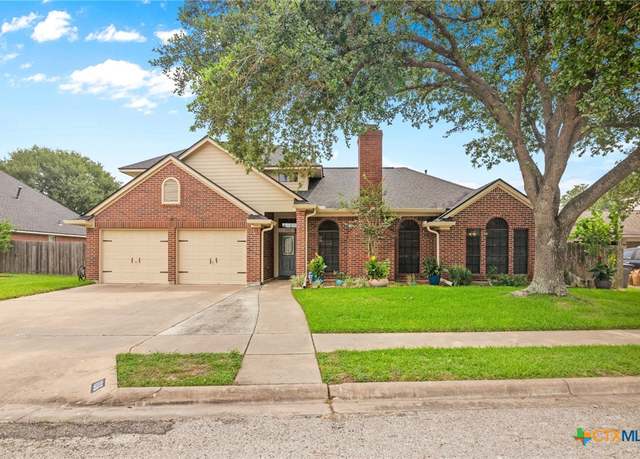 Property at 106 Westbrook Dr, Victoria, TX 77904, 4 beds, 2 baths
