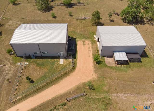 Property at 536 Jj Fishbeck Rd, Victoria, TX 77904, 4 beds, 2 baths