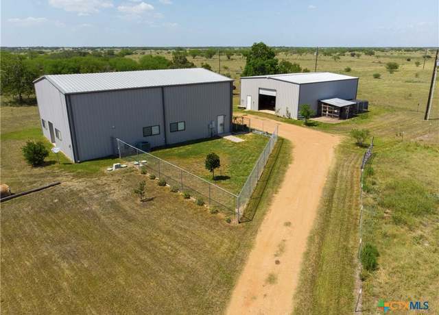 Property at 536 Jj Fishbeck Rd, Victoria, TX 77904, 4 beds, 2 baths