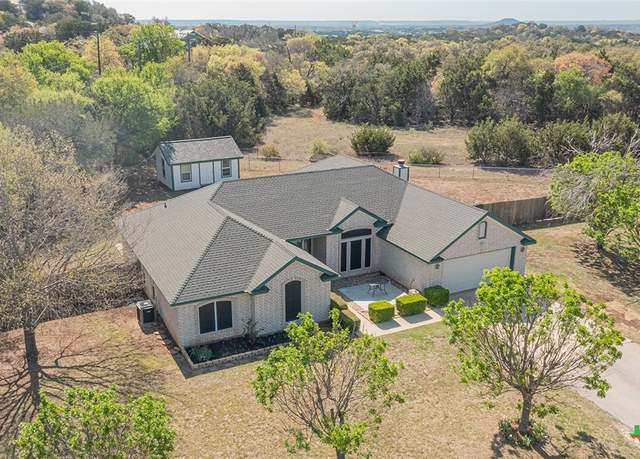 Property at 2010 Stagecoach Rd, Killeen, TX 76542, 4 beds, 2 baths