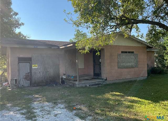 Property at 253 Cemetery Rd, Seadrift, TX 77983, 3 beds, 1 bath