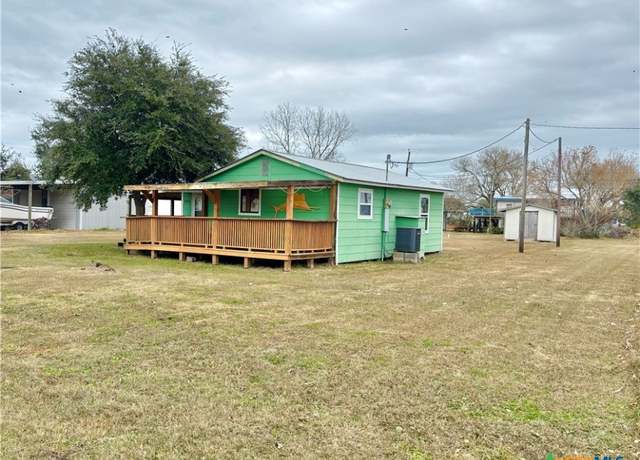 Property at 1007 W Monroe Ave, Port O'connor, TX 77982, 3 beds, 2 baths