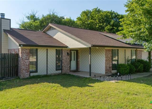 Property at 1610 Fox Trl, Harker Heights, TX 76548, 3 beds, 2 baths