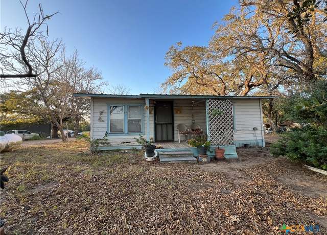Property at 2968 E State Highway 97, Nixon, TX 78140, 3 beds, 1 bath