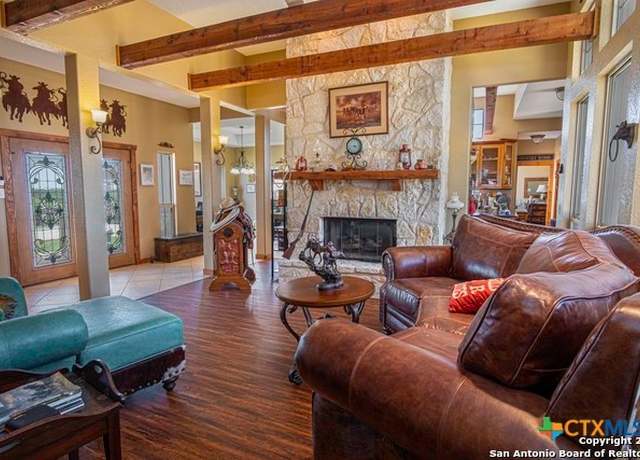 Property at 1891 E State Highway 97 Hwy, Floresville, TX 78114, 4 beds, 3 baths