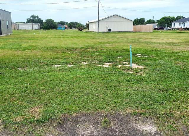 Property at 1304 W Dallas Ave, Seadrift, TX 77983