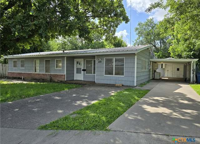 Property at 220 Davis Ave, Port Lavaca, TX 77979, 3 beds, 3 baths