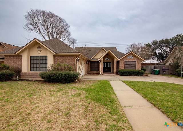 Property at 231 Brocton St, Victoria, TX 77904, 4 beds, 2 baths
