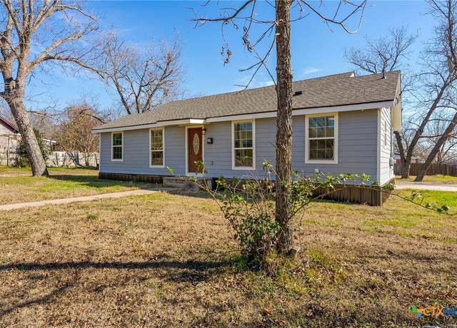 Property at 401 N 8th St, Temple, TX 76501, 4 beds, 2 baths