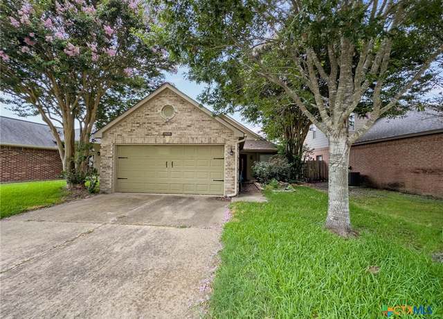 Property at 908 Pennsylvania Ave, Victoria, TX 77904, 2 beds, 2 baths