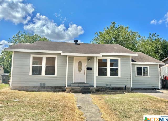 Property at 1309 E Loma Vista Ave, Victoria, TX 77901, 3 beds, 1 bath