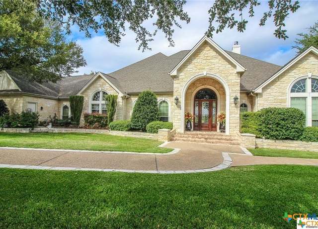 Property at 10286 Hartrick Bluff Rd, Temple, TX 76502, 5 beds, 4 baths