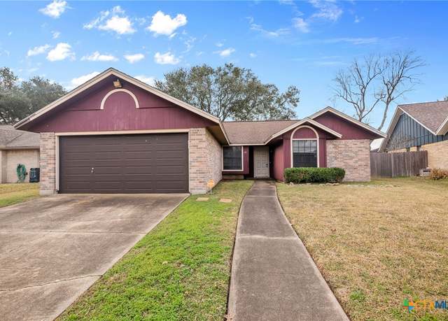 Property at 113 Fernwood Cir, Victoria, TX 77901, 3 beds, 2 baths