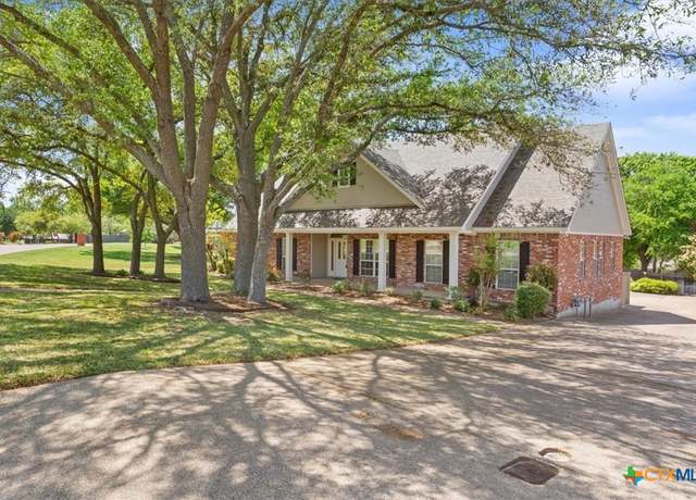 Property at 104 Twelve Oaks Dr, Temple, TX 76504, 4 beds, 2.5 baths
