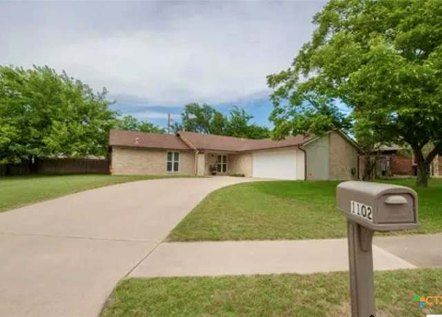 Property at 1102 Houston St, Killeen, TX 76541, 4 beds, 2 baths